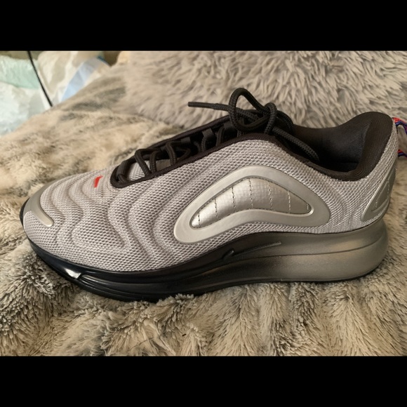 Nike black and silver 720 - Picture 2 of 6